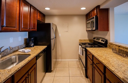 Fernandina Beach Condo | Sandcastle Court #277 -Kitchen | 1 Bed, 1 Bath