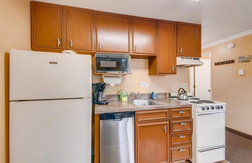 Downtown Cannon Beach House | Sandcastle Inn #603 - Beachcomber Vacation Homes