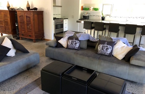 New Brighton House | "Sandcastles" is a stunning modern-style beachfront property in New Brighton.
