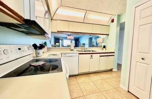 Cocoa Beach Condo | Sandcastles Top Floor Ocean View - Fall Specials!