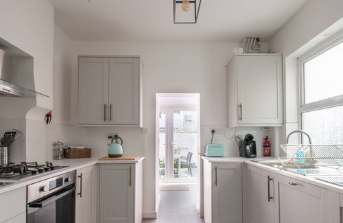 Weymouth Cottage | Sanderlings - holiday home close to beach