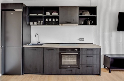 Thessaloniki Apartment | Sanders Arch - Cozy 1-bdr Apt w Balcony