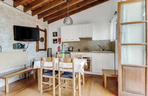 Arsos Apartment | Sanders Arsorama Arsos