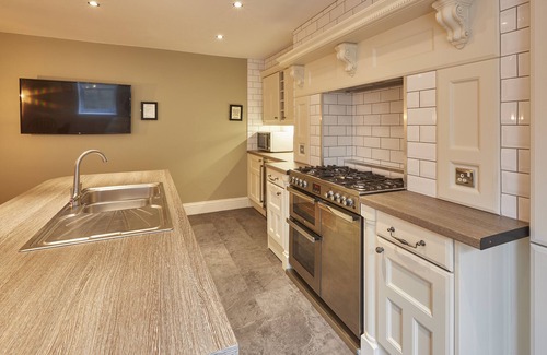 Whitby House | SANDERS HOUSE, family friendly, luxury holiday cottage in Whitby