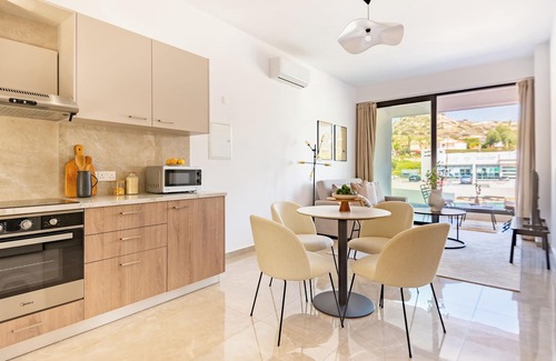 Agios Tychon Apartment | Sanders River Plaza - Chic 2-Bdr Apt with Balcony