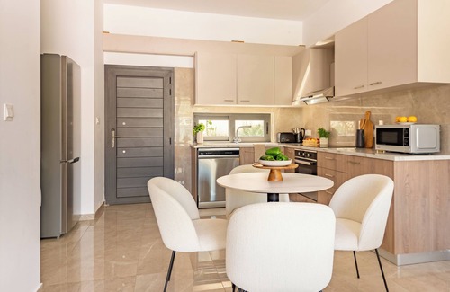 Agios Tychon Apartment | Sanders River Plaza - Chic 2-Bdr Apt with Balcony