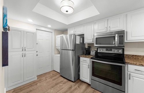 Miramar Beach House | Sandestin Resort Golf Cottage! 2/2.5 Sleeps 7! Golf cart available!