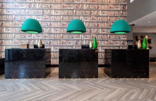 Oakville Hotel | Sandman Hotel Oakville