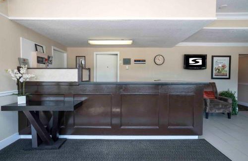 Blue River Hotel | Sandman Inn Blue River