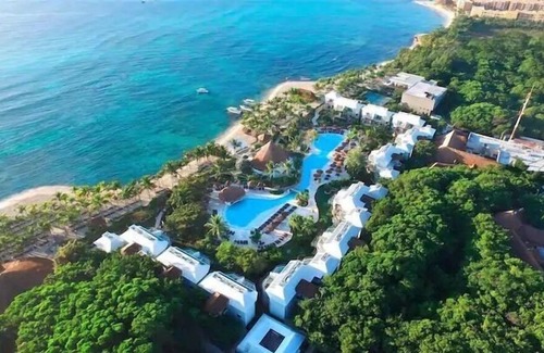 Villa Juarez Resort | ✨Sandos Caracol Eco Resort|VIP Access Black Bracelets|*KIDS EAT & DRINK FREE*✨
