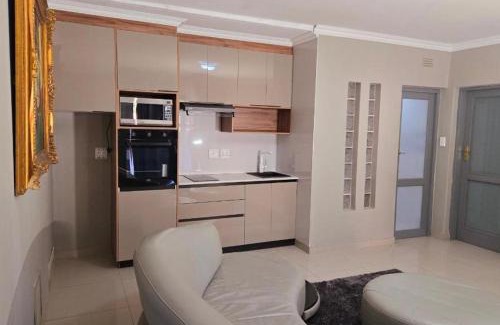 Sandown House | Sandown Suites and Conference Centre