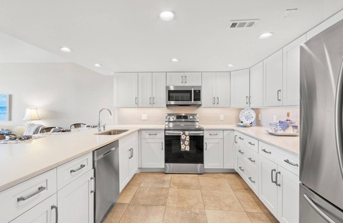 Crescent Beach Condo | Sandpiper 220 - Remodeled Beachfront Condo with Beach Gear