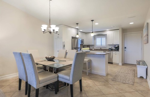 Sanibel Condo | SANDPIPER BEACH 205 - Beachfront Sanibel Condo