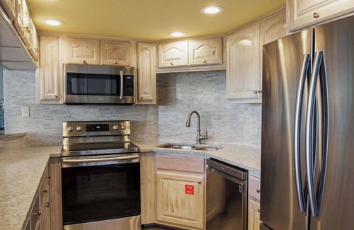 Port Aransas Condo | Sandpiper Condominiums 703, Panoramic Gulf Views w/direct access to Mustang Island/Port A beaches.