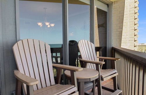 Port Aransas Condo | Sandpiper Condominiums 703, Panoramic Gulf Views w/direct access to Mustang Island/Port A beaches.