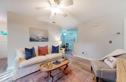 Scanlonville Apartment | Sandpiper Cottage - 30 Day Rental