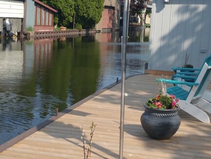 Long Point Cabin | SANDPIPER COTTAGE Long Point, minutes to the Beach with Bay access! BOOK SUMMER SEASON!