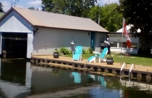Long Point Cabin | SANDPIPER COTTAGE Long Point, minutes to the Beach with Bay access! BOOK SUMMER SEASON!
