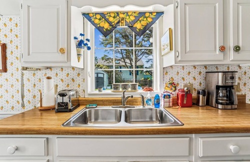 Tolovana Park House | Sandpiper Cottage - Beachcomber Vacation Homes