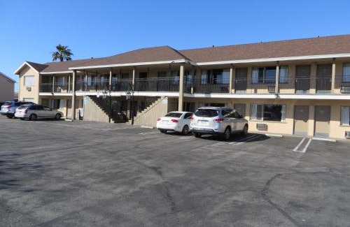 Santa Ana Heights Hotel | Sandpiper Motel