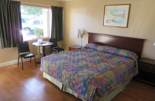 Santa Ana Heights Hotel | Sandpiper Motel