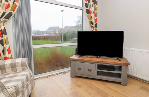 Ashington Cottage | SANDPIPER RETREAT, family friendly, with a garden in Ashington