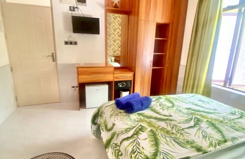 Mathiveri Hotel | Sands Inn
