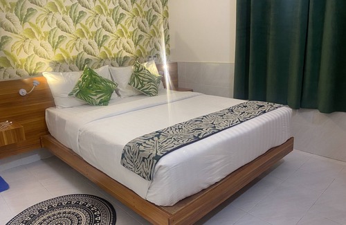 Mathiveri Hotel | Sands Inn