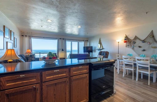 Newport Condo | Sands Lookout at Nye Beach - Beach front,Easy access condo with great ocean view