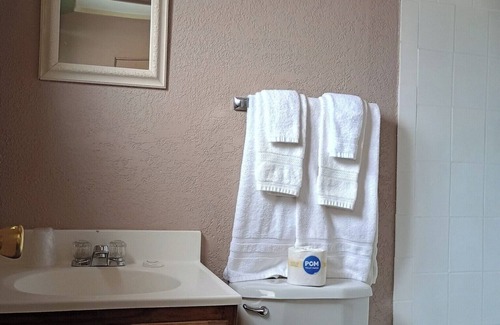 Walsenburg Hotel | Sands Motel