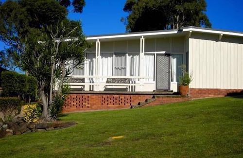 Mollymook Beach House | Sands of Molly Cottage