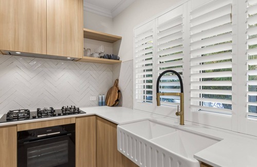 Minyirr Apartment | Sandscapes Sanctuary - beautifully curated designer apartment close to the beach and Roebuck Bay