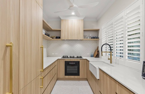 Minyirr Apartment | Sandscapes Sanctuary - beautifully curated designer apartment close to the beach and Roebuck Bay