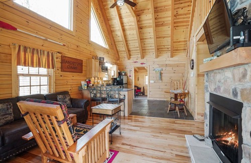 Logan Cabin | Sandstone Oasis | Hocking Hills