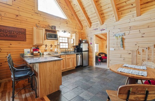 Logan Cabin | Sandstone Oasis | Hocking Hills