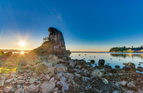 Lincoln City Apartment | Sandstone Point Hotel
