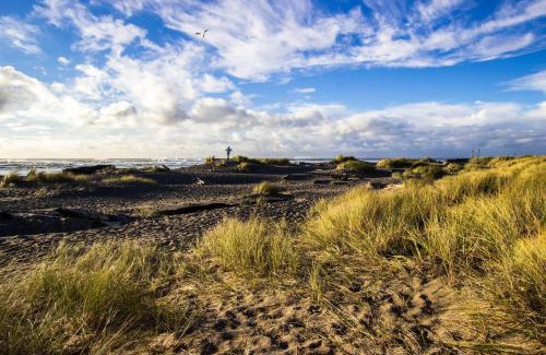 Lincoln City Apartment | Sandstone Point Hotel
