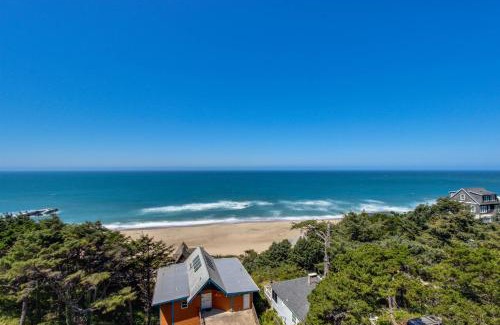 Lincoln City Apartment | Sandstone Point Hotel