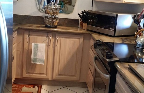 Maili Condo | SANDY BEACH, OCEAN FRONT 1BR OASIS. West side Oanhu
