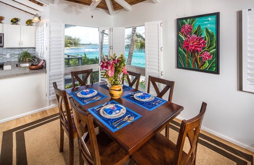 Laie House | ★ Sandy Beachfront Home ★ Kayak/Laundry/WiFi/Parking/AC.