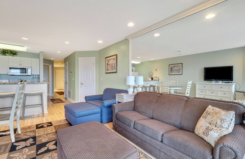 Traverse City Condo | Sandy Beachfront | Condo #107 | Sleeps 6 Guests