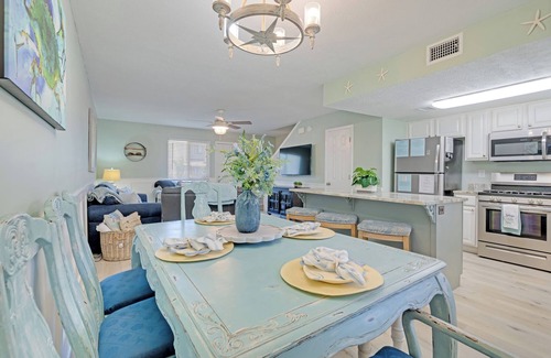 Panama City Beach House | Sandy Bottoms Vacation Getaway/Golf Cart Included