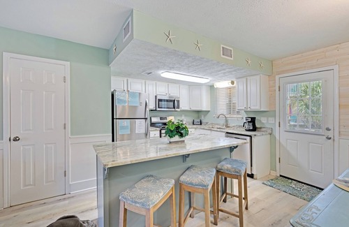 Panama City Beach House | Sandy Bottoms Vacation Getaway/Golf Cart Included