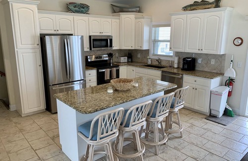 Surf City House | "Sandy Cheeks"- 4BR, 3BA, Unobstructed Ocean Views, Shared Pool, Elevator
