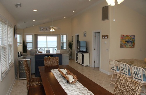 Surf City House | "Sandy Cheeks"- 4BR, 3BA, Unobstructed Ocean Views, Shared Pool, Elevator