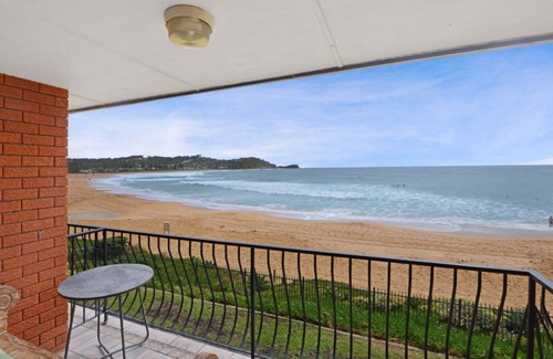 Avoca Beach Apartment | Sandy Cheeks - Sunny Beachfront Location