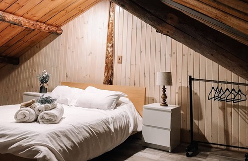 Kennerdell Cabin | Sandy Creek Cabin - Authentic Log Cabin