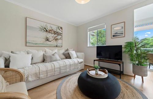 Mollymook Beach Apartment | Sandy Days - Stay 3, Pay 2 - Winter Special!