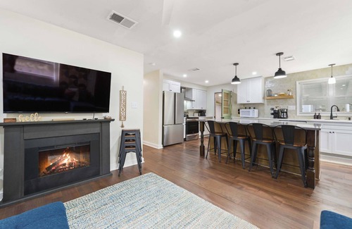 Gulfport House | Sandy Feet Getaway, Spacious Coastal Retreat, 3 MIn Walk to Coast