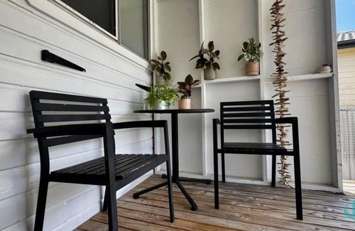 Blacksmiths House | Sandy Feet Retreat - short walk to beach